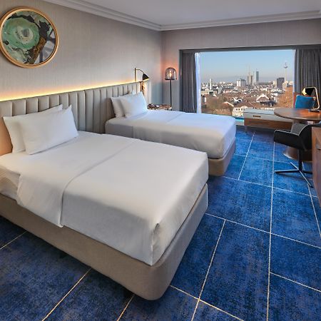 Hilton Frankfurt City Centre Frankfurt am Main Eksteriør bilde Deluxe Room