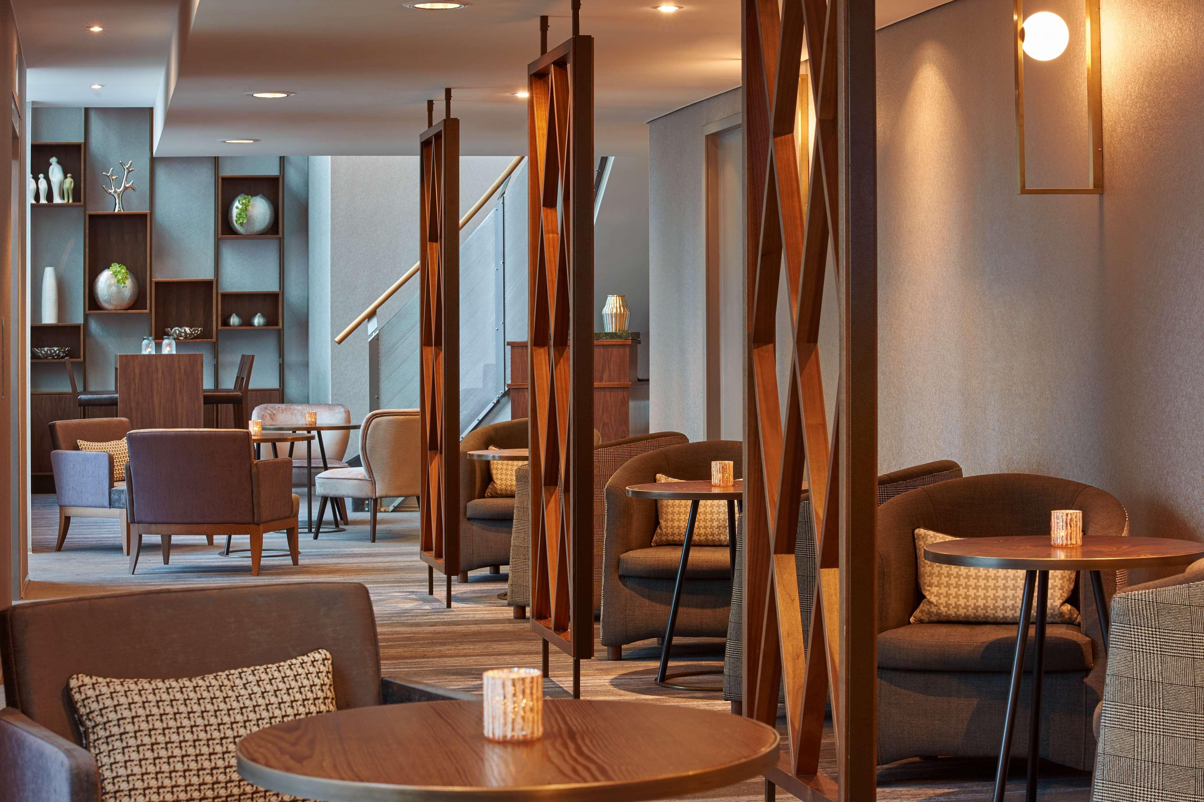 Hilton Frankfurt City Centre Frankfurt am Main Eksteriør bilde The lounge at the hotel