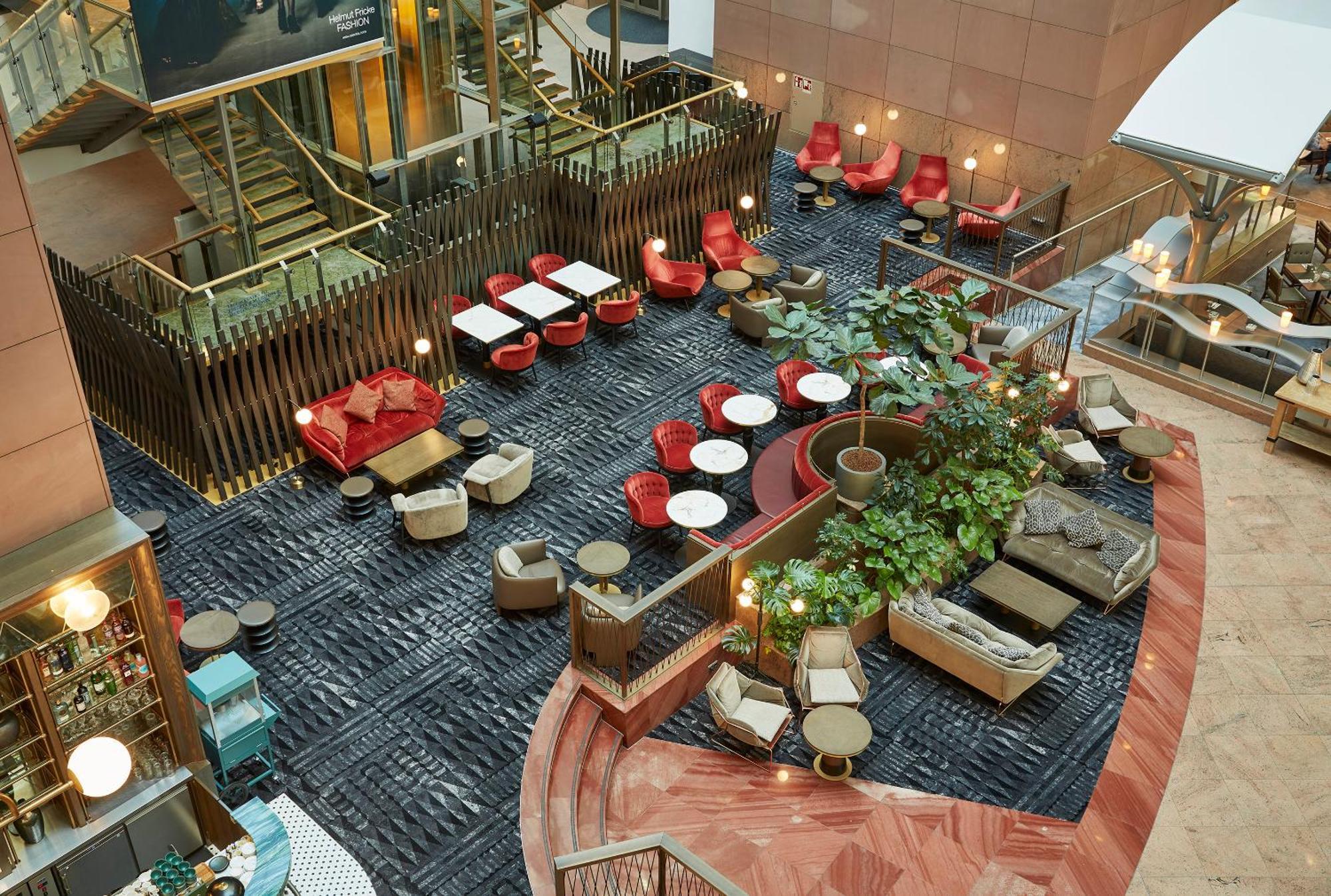Hilton Frankfurt City Centre Frankfurt am Main Eksteriør bilde The lobby of the hotel