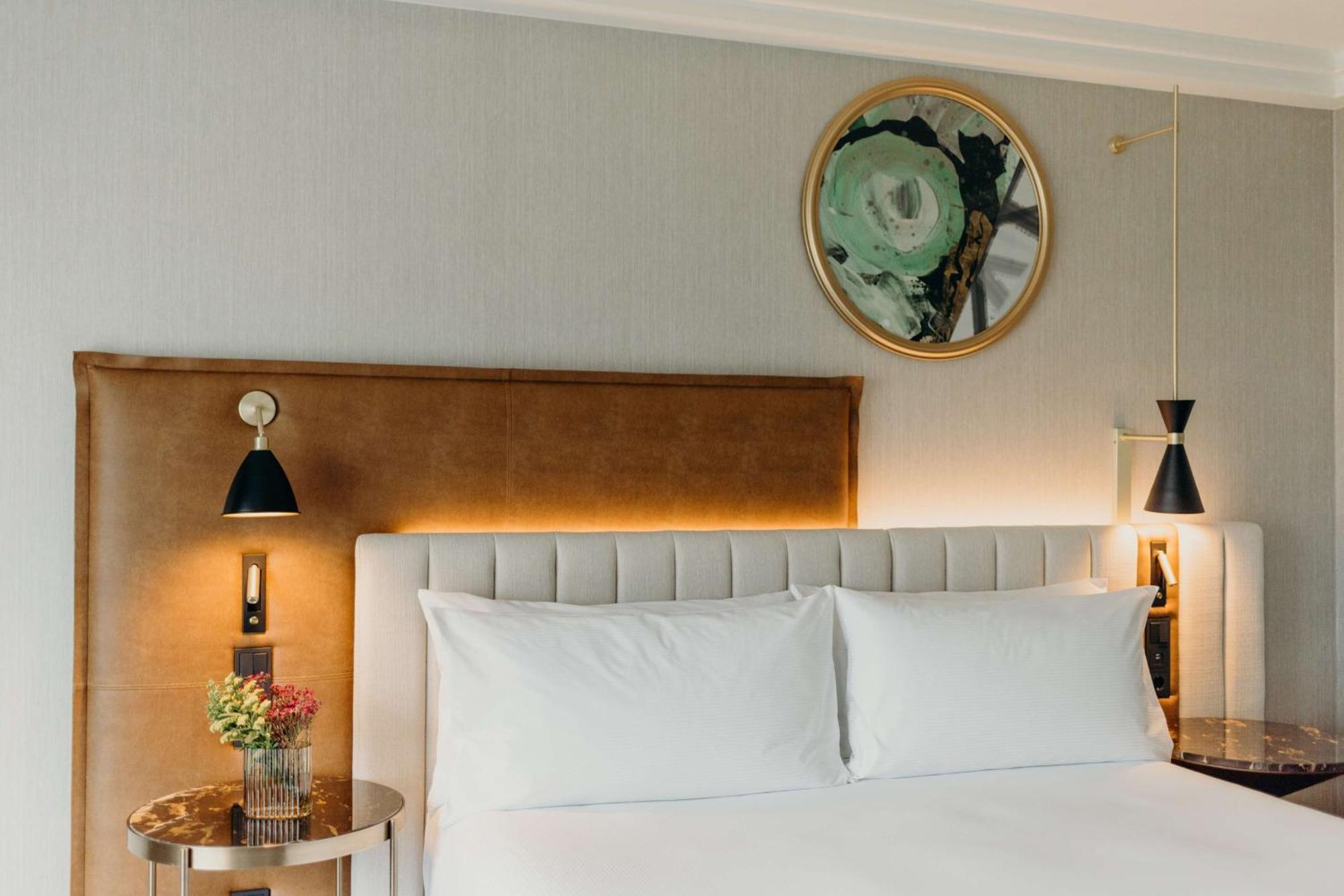 Hilton Frankfurt City Centre Frankfurt am Main Eksteriør bilde A bedroom at the hotel
